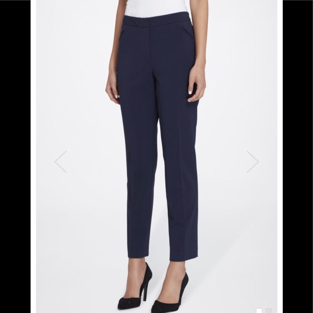 T Tahari navy suit PANTS size 4